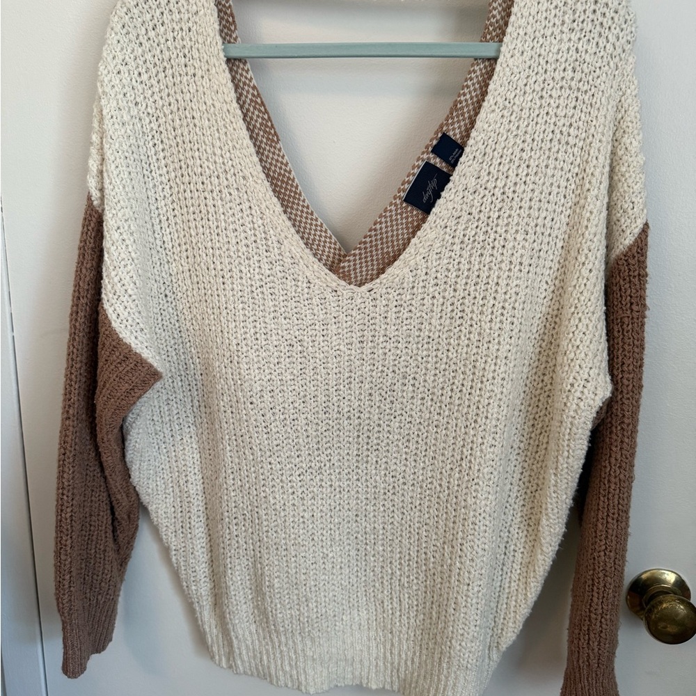 Daytrip Cream and Brown V-Neck Sweater